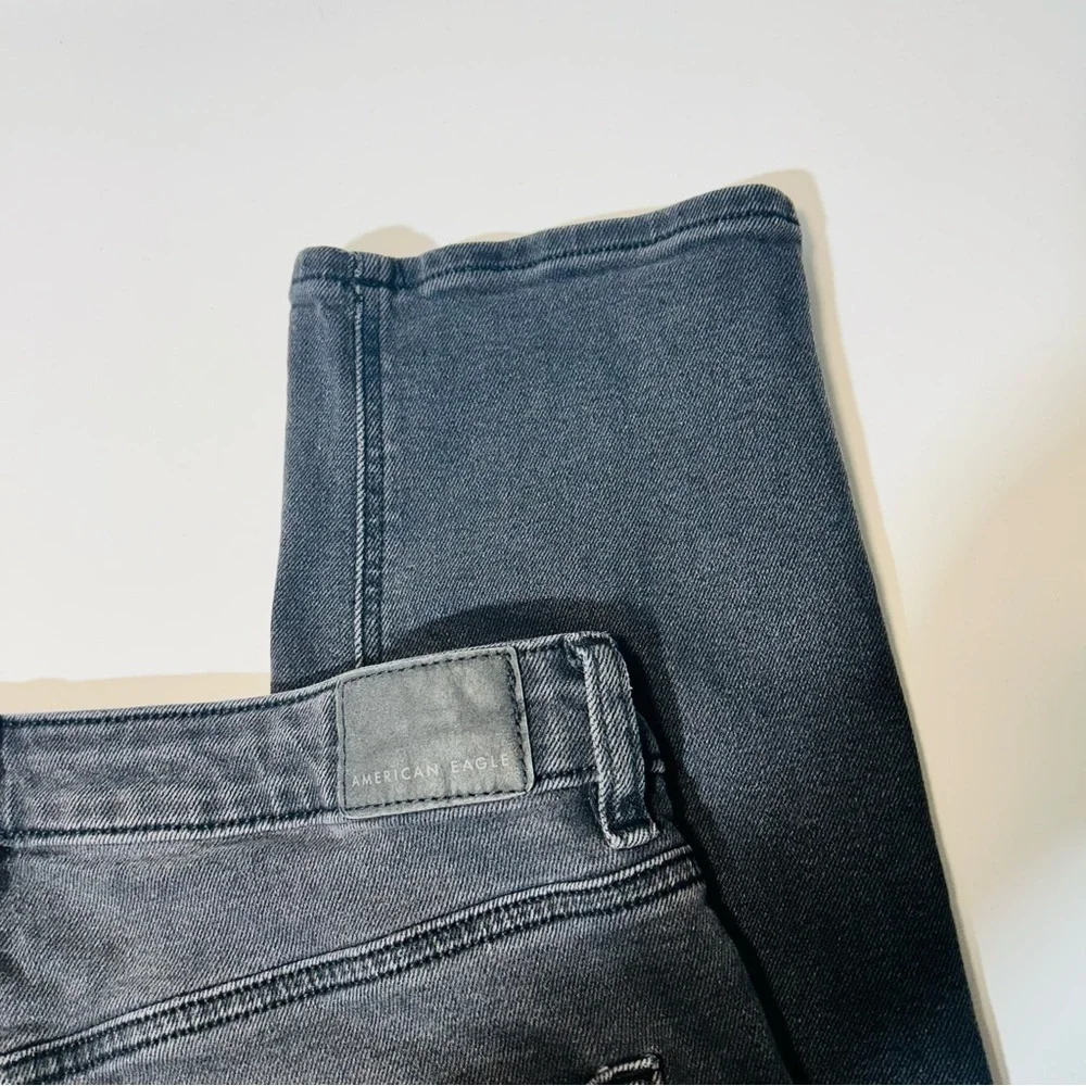 American Eagle Outfitters jeans Mom jeans high rise jeans gray women size 6